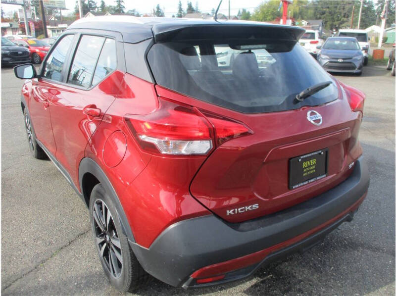 2019 Nissan Kicks SR
