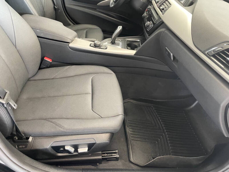 2017 BMW 3 Series 320i xDrive