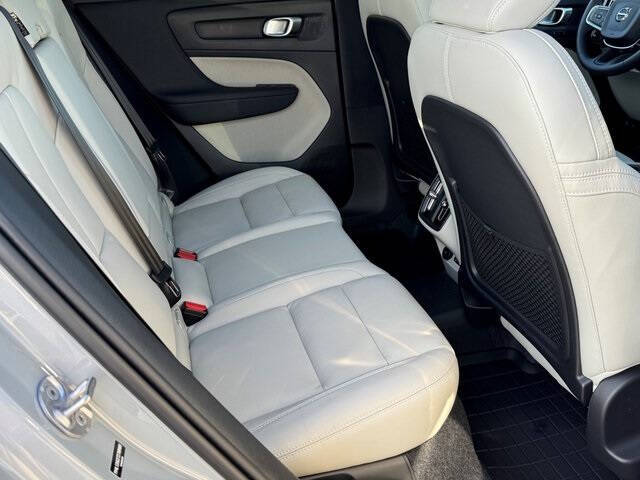 2026 Volvo XC40 B5 Plus