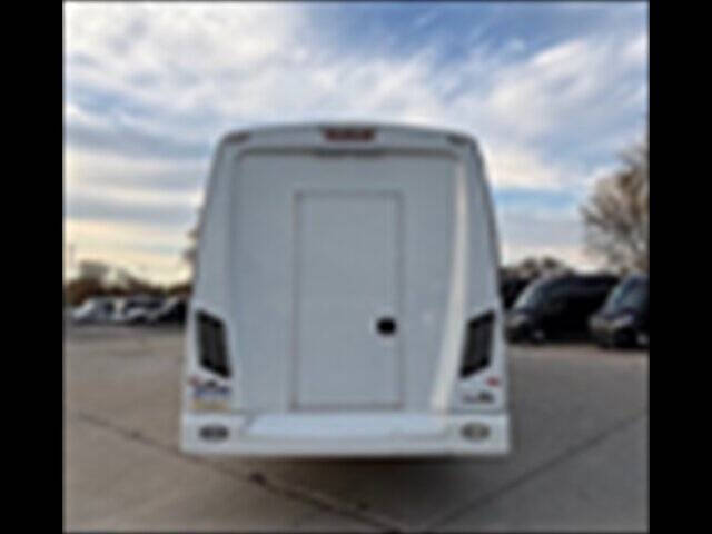 2017 Freightliner M2 106