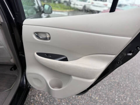2011 Nissan LEAF SL