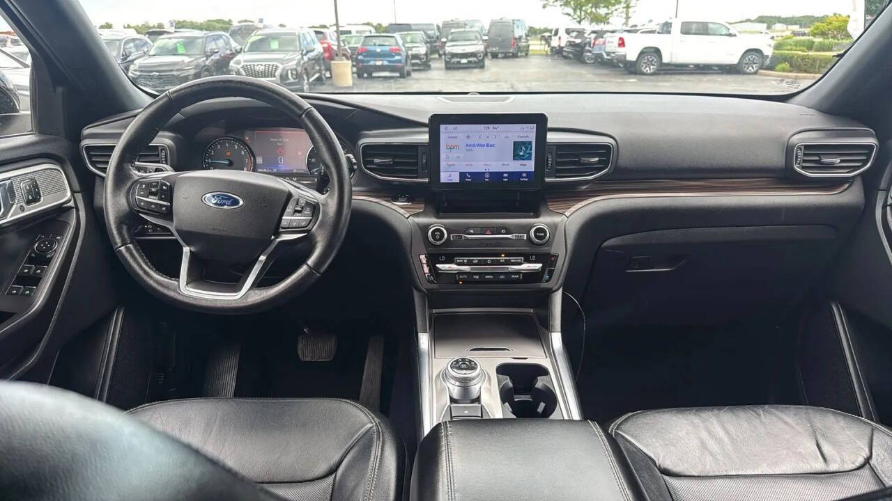 White 2020 Ford Explorer Limited AWD Limited 4dr SUV 12