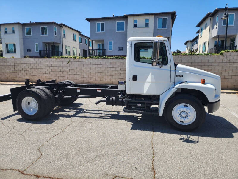 2003 Freightliner FL70