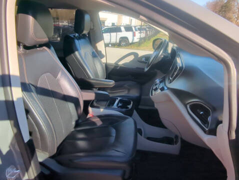 2020 Chrysler Pacifica Hybrid Touring L