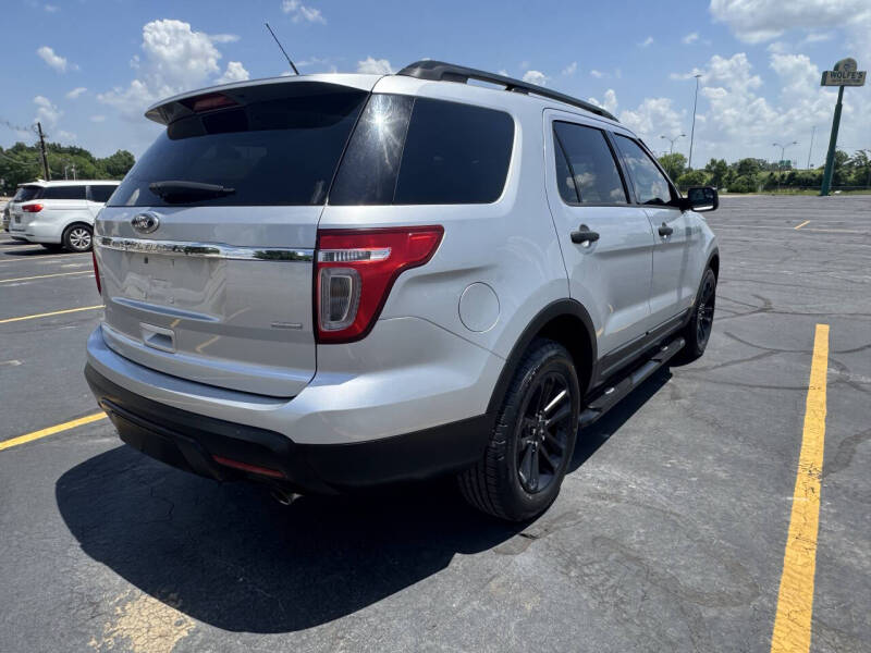 Image 5 of 2015 Ford Explorer