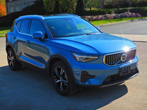 2025 Volvo XC40 B5 Core Bright Theme
