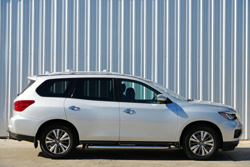 2019 Nissan Pathfinder SV