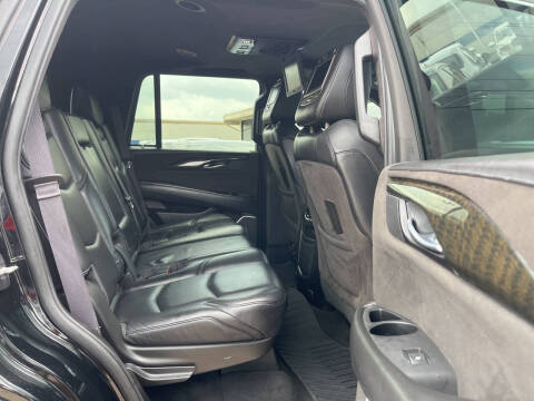2017 Cadillac Escalade Platinum