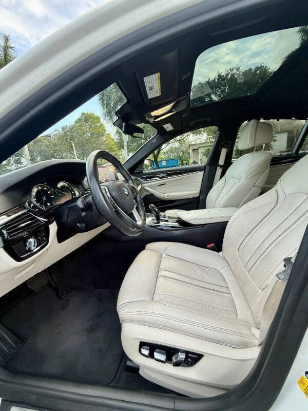 2019 BMW 5 Series 530i