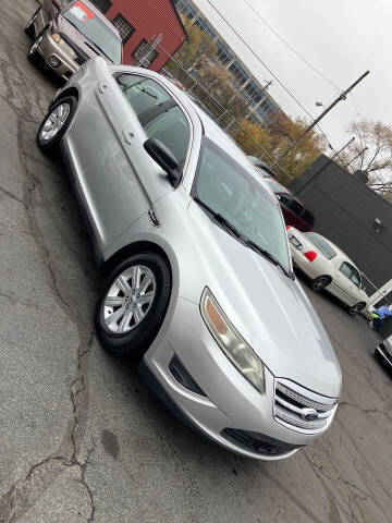 2011 Ford Taurus SE