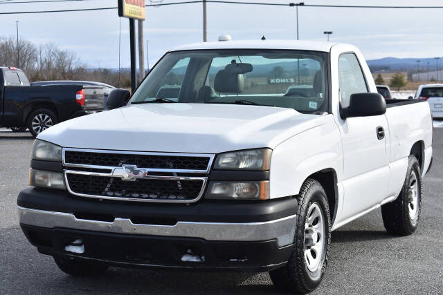 2006 Chevrolet Silverado 1500 Work Truck's photo