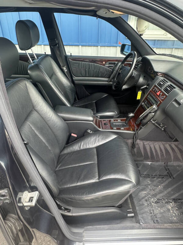 1996 Mercedes-Benz E-Class E 320