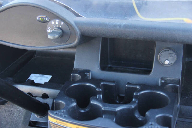 2020 E-Z-GO RXV ELiTE