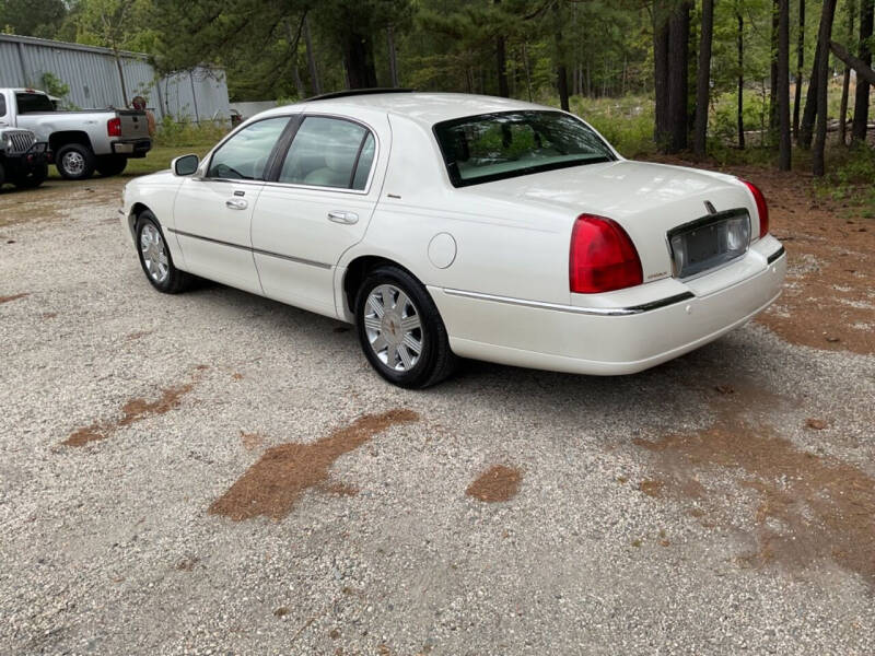 2004 Lincoln Town Car Ultimate photo 12