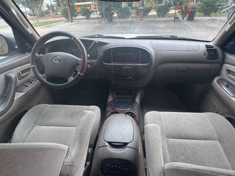 2003 Toyota Sequoia SR5