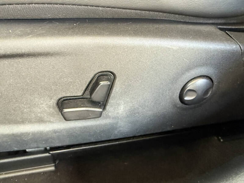 2023 Chrysler 300 S V6