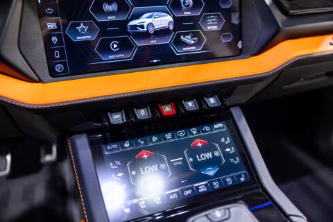 2025 Lamborghini Urus SE