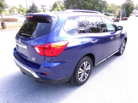 2017 Nissan Pathfinder SV