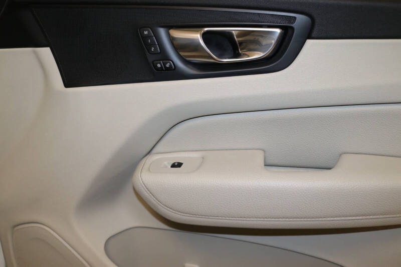 2019 Volvo XC60 T5 Momentum