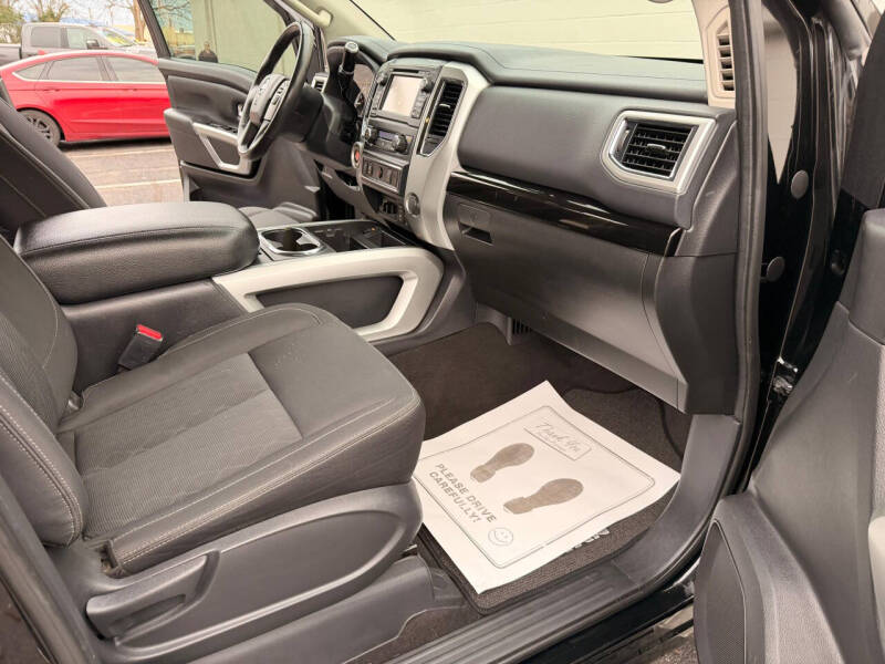 2017 Nissan Titan XD SV