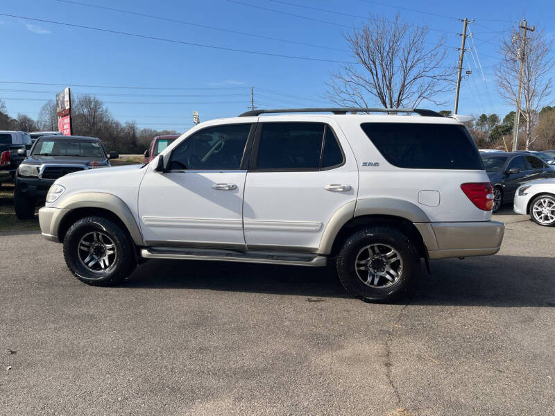 2004 Toyota Sequoia SR5