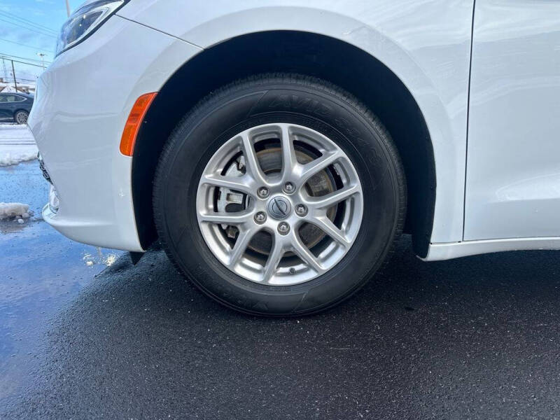 2024 Chrysler Pacifica Touring L