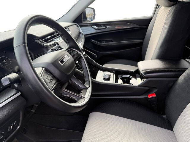 2022 Jeep Grand Cherokee Laredo