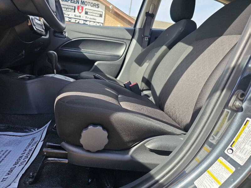 2024 Mitsubishi Mirage ES