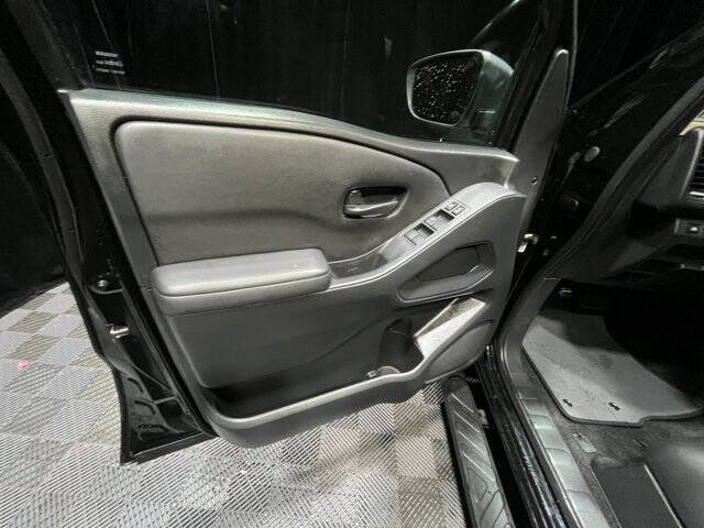 2022 Nissan Frontier S