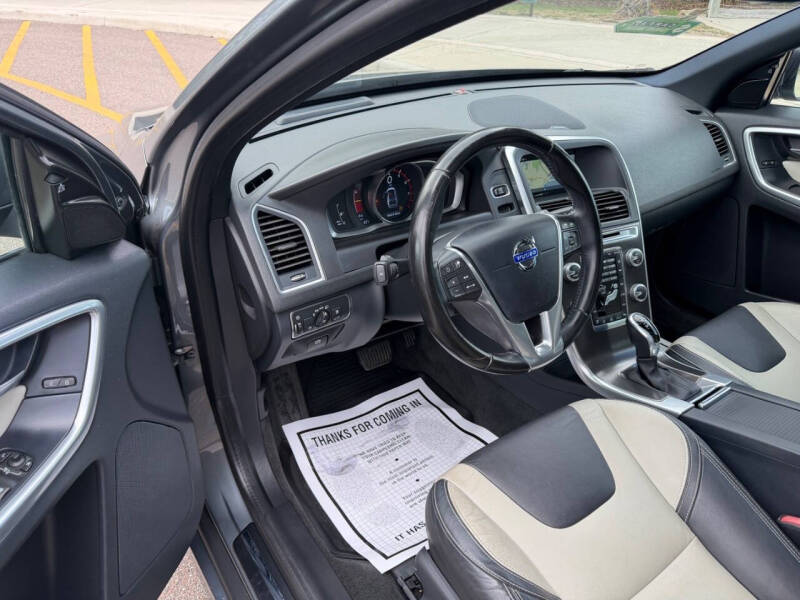 2016 Volvo XC60 T5 Drive-E Platinum