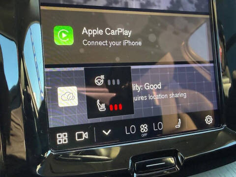 2025 Volvo XC60 B5 Plus Dark Theme