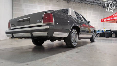 1988 Ford Crown Victoria