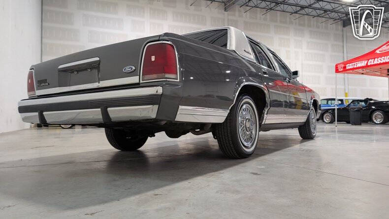 1988 Ford Crown Victoria