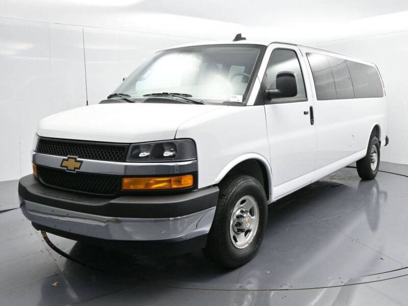 2025 Chevrolet Express LT 3500
