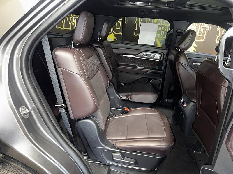 2025 Ford Explorer Platinum
