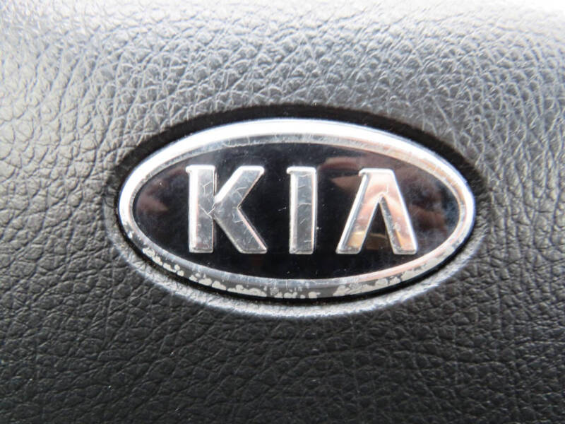 2011 Kia Sorento LX photo 16