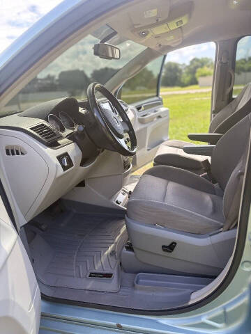 2009 Volkswagen Routan SE