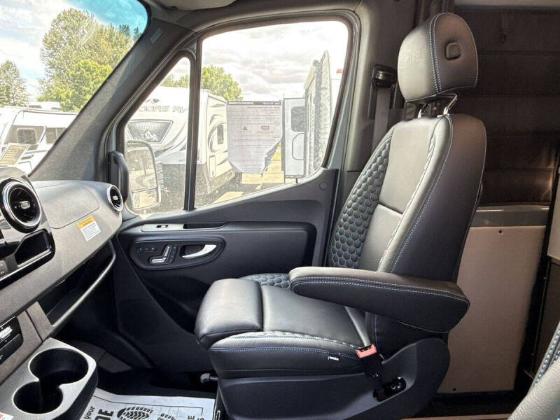 2025 Mercedes-Benz Sprinter
