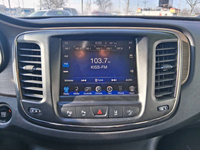 2015 Chrysler 200 C