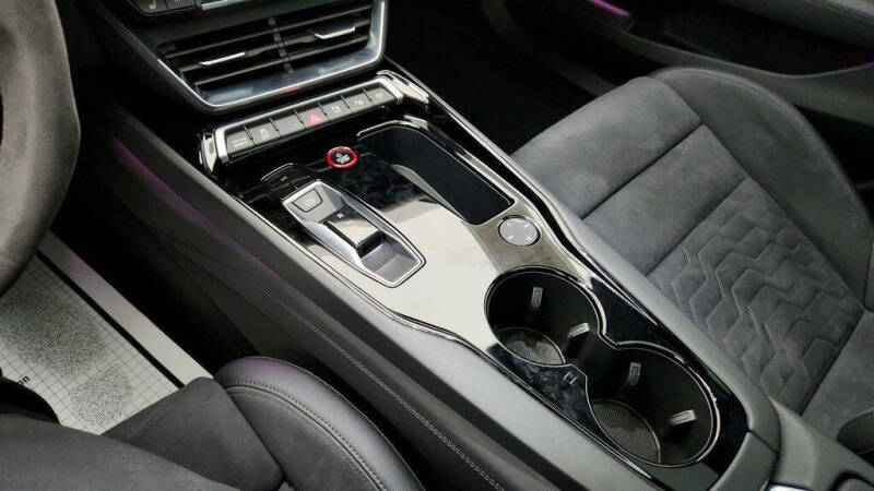 2024 Audi e-tron GT quattro Prestige