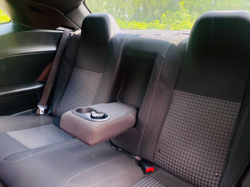 2015 Dodge Challenger SXT