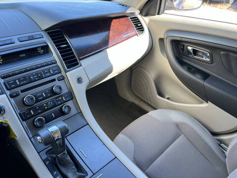 2011 Ford Taurus SEL