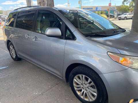 2011 Toyota Sienna XLE 8-Passenger