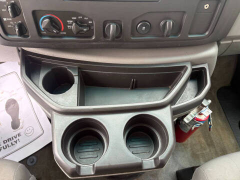 2013 Ford E-Series E-350 SD XLT