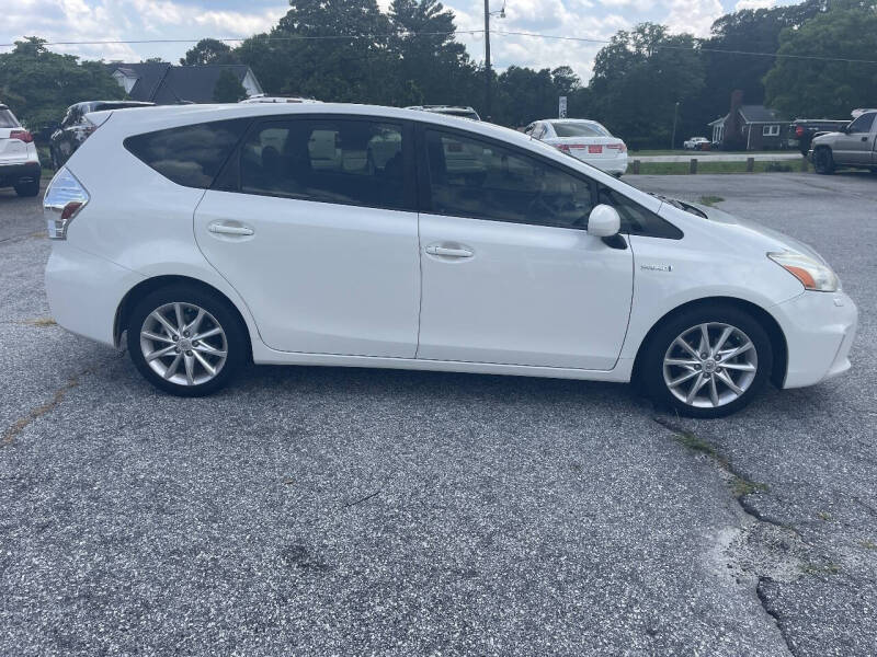 2013 Toyota Prius v Five