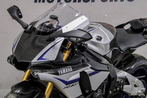 2015 Yamaha YZF-R1M