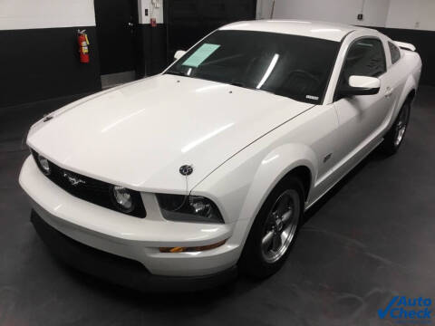2005 Ford Mustang GT Deluxe
