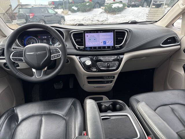 2022 Chrysler Pacifica Touring L