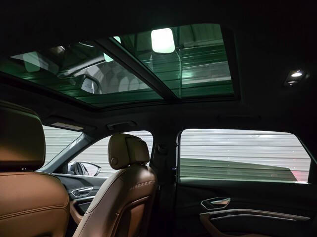 2022 Audi e-tron quattro Premium Plus