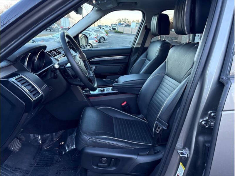 2017 Land Rover Discovery First Edition